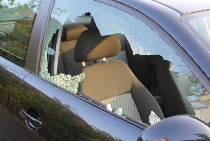 POL-MI: Scheiben zertrümmert - Mehrere Autoaufbrüche gemeldet