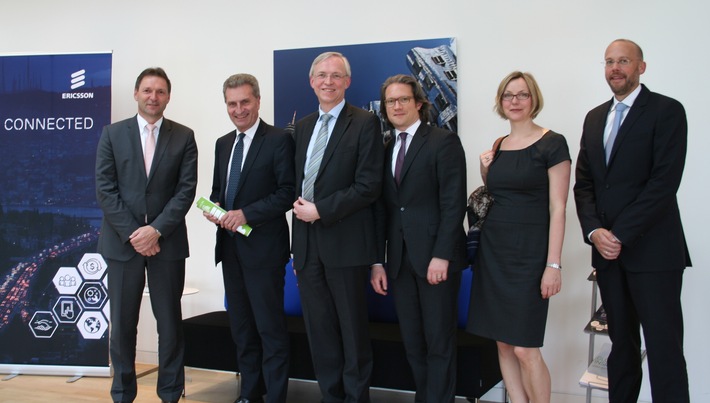 EU-Kommissar Oettinger besucht Ericsson Deutschlandzentrale in Düsseldorf (FOTO)