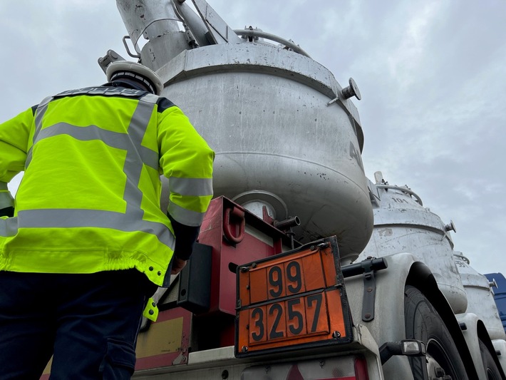 POL-LB: Trucker-Safety-Week: Polizei kontrolliert Gefahrguttransporte - Positive Bilanz