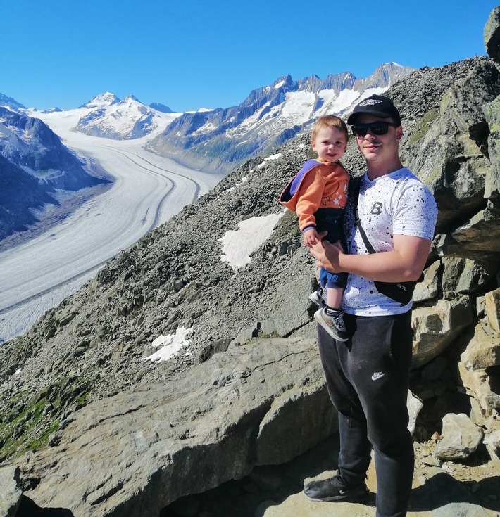 Ein junger, alleinerziehender Vater entdeckt für sich die Ruhe der Berge