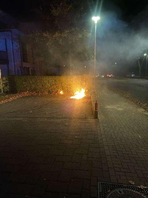 POL-STD: Traktorfahrer und andere Zeugen für Unfall im Alten Land gesucht, Firmenfahrzeug in Ahlerstedt-Bokel aufgebrochen und Werkzeug entwendet, Brandstiftung an zwei Baustellentoiletten in Buxtehude