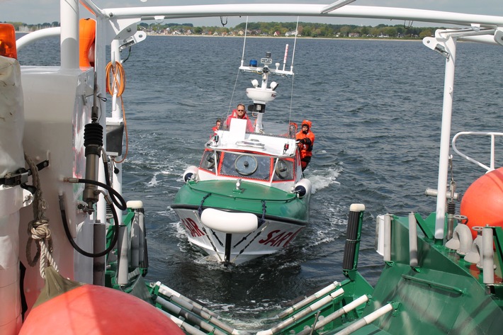 "SOS auf der Nordsee" / "ZDF.reportage" gibt Einblick in den Berufsalltag der Kieler Seenotretter (FOTO)