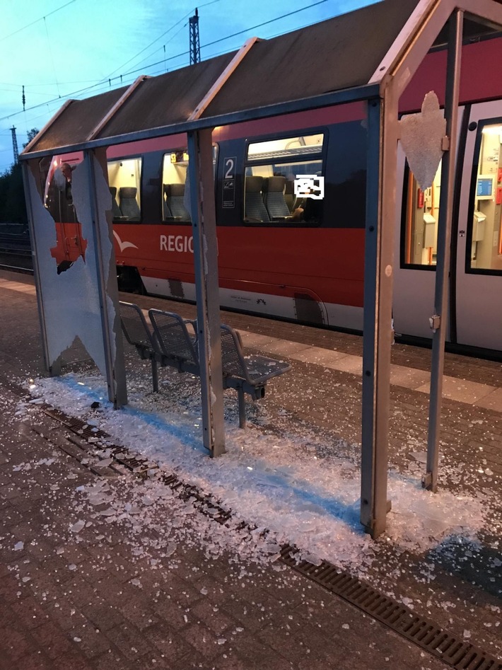 BPOL-HRO: Kinder und Jugendliche verwüsten S-Bahn Haltepunkt