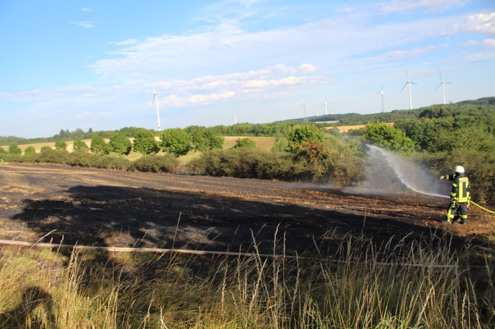 POL-PDMY: Brand eines Getreidefeldes