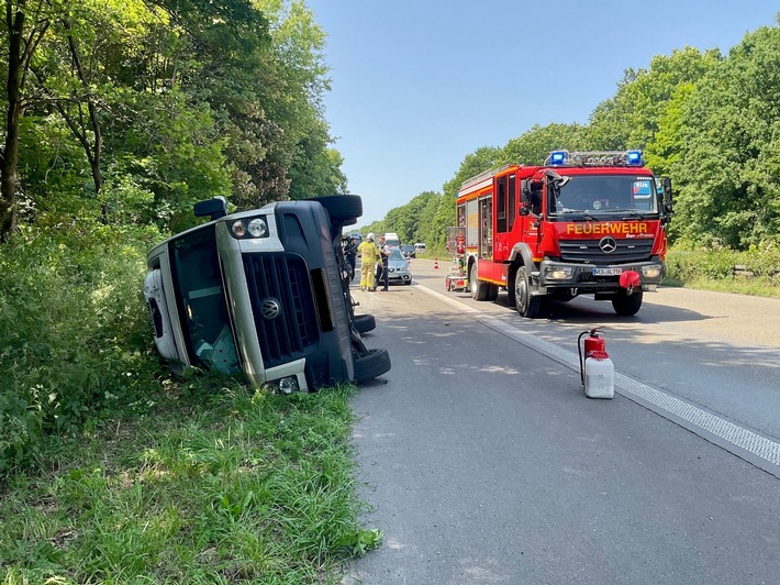 FW Alpen: Verkehrsunfall auf der A 57