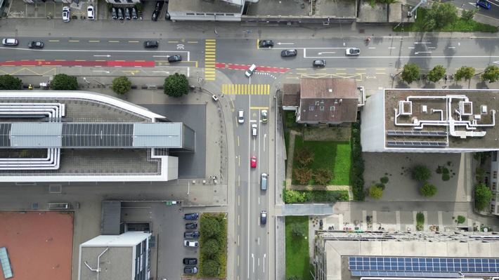 Étude Empa-TCS : Les voitures électriques réduisent le bruit du trafic aux carrefours très fréquentés