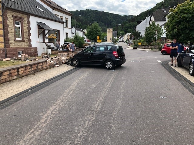 POL-PDTR: schwerer Verkehrsunfall in Kordel