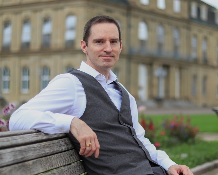 Tobias Roese: Keynotespeaker, Coach und Autor / Weiterer Text über ots und www.presseportal.de/nr/152686 / Die Verwendung dieses Bildes für redaktionelle Zwecke ist unter Beachtung aller mitgeteilten Nutzungsbedingungen zulässig und dann auch honorarfrei. Veröffentlichung ausschließlich mit Bildrechte-Hinweis.