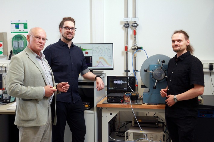 Spontane Kohärenz von Magnonen bei Raumtemperatur nachgewiesen – Potenzial für neue Technologien