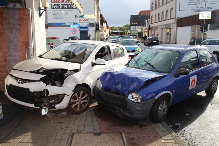 POL-RBK: Bergisch Gladbach - fünf Verletzte bei Unfällen im Stadtgebiet