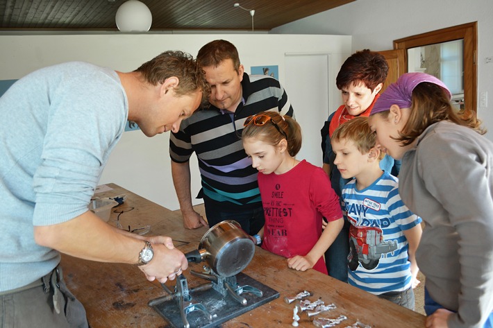 Spinnen, Töpfern und Schnitzen bei den Römern und im Mittelalter / Handwerker-Parcours für Familien im Legionärspfad und im Kloster Königsfelden vom 1.- 5. August, jeweils von 12-17 Uhr