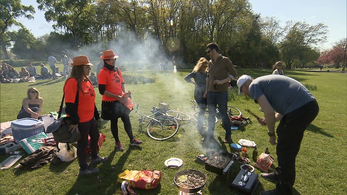 Unterwegs mit Grillscouts, Alarm auf der Partymeile: ZDF-Magazin "drehscheibe" mit monothematischer Ausgabe über den Großstadtdschungel Köln (FOTO)