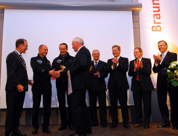 Verleihung des Braunschweiger Forschungspreises 2009 an die Pioniere des solaren Fliegens: Piccard und Borschberg