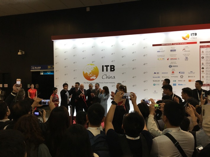 Eröffnungsbericht / Ausgebuchte ITB China feiert Premiere in Shanghai