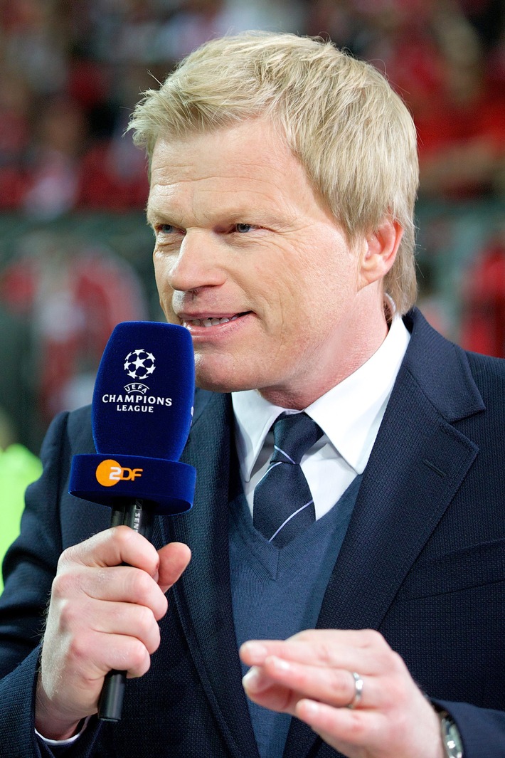 Oliver Kahn als bester Sportexperte 2015 ausgezeichnet / Ehrung als beste Newcomerin für "MoMa"-Sportmoderatorin Annika Zimmermann (FOTO)