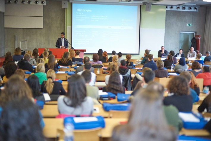 1485 Studierende bei der FernUni Schweiz