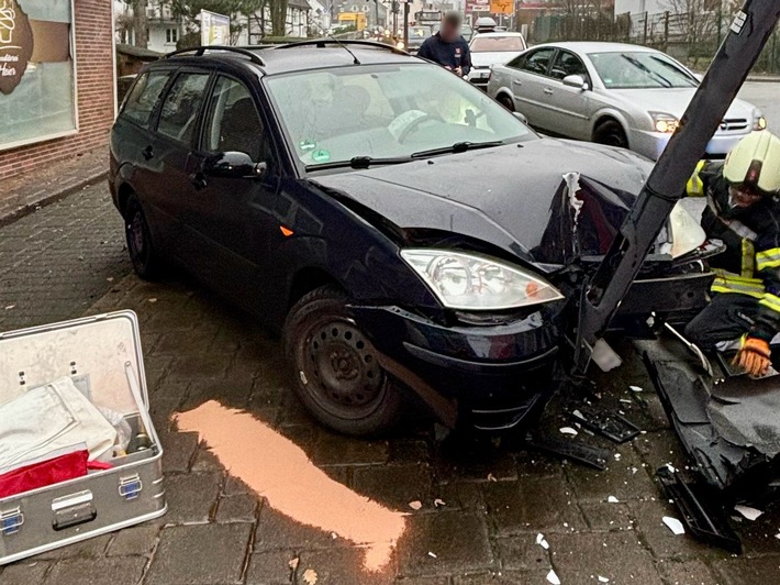 FW-EN: Verkehrsunfall in Niedersprockhövel