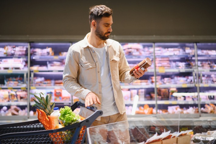 Medienmitteilung: "Bewusst entscheiden, Tierwohl fördern" - Schweizer Tierschutz STS lanciert neue Plattform STS-Label-Kompass