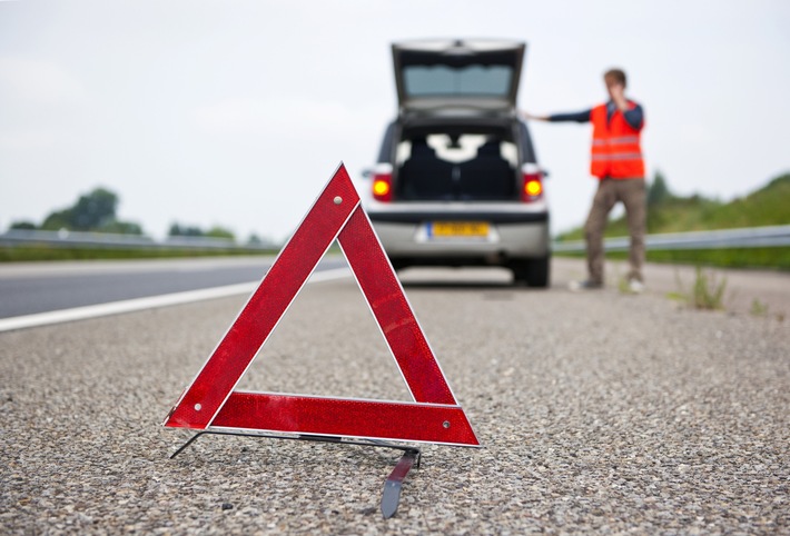 Was tun bei einer Panne auf der Autobahn? (FOTO)