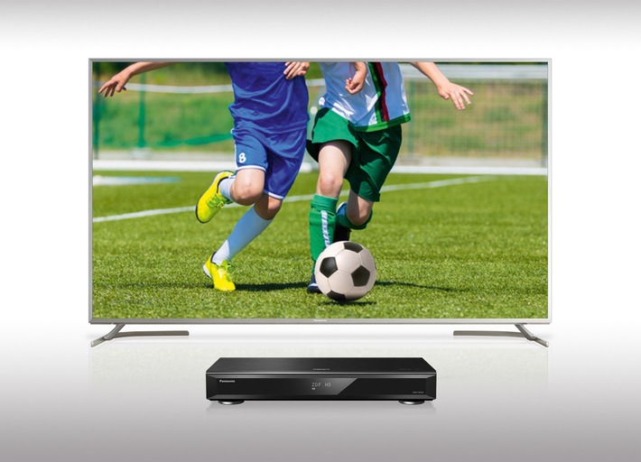 Mit zwei CI Slots reif für die Fußballsaison / Panasonic TVs und Blu-ray Recorder erlauben die Nutzung mehrerer Pay TV Abonnements ohne Wechsel der Smartcards