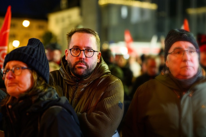 Zukunftssorgen. Ratlosigkeit. Angst vor Jobverlust. Paul Ronzheimer fragt vor der Wahl "Wie geht