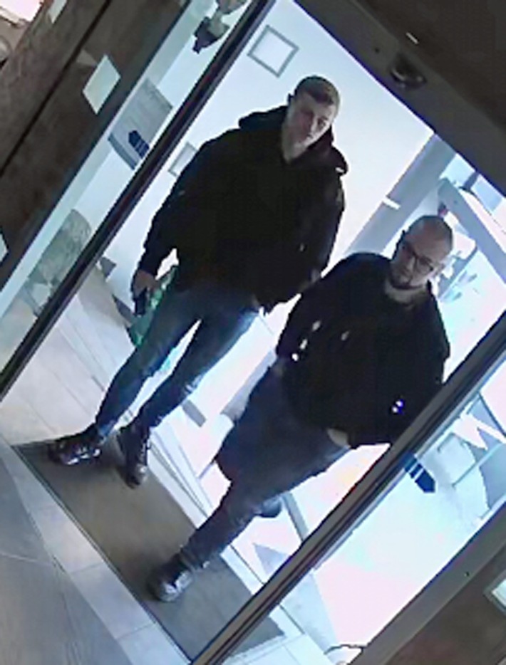 POL-KS: Öffentlichkeitsfahndung nach räuberischem Diebstahl im Ölmühlenweg: Täterhinweise erbeten