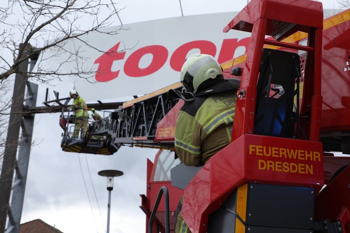 FW Dresden: Informationen zum Einsatzgeschehen der Feuerwehr Dresden vom 7. April 2022