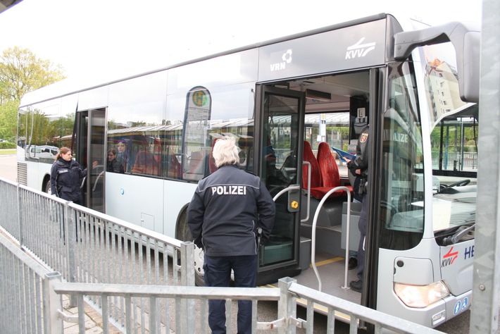 POL-PPRP: Polizei nimmt Schulbusse unter die Lupe