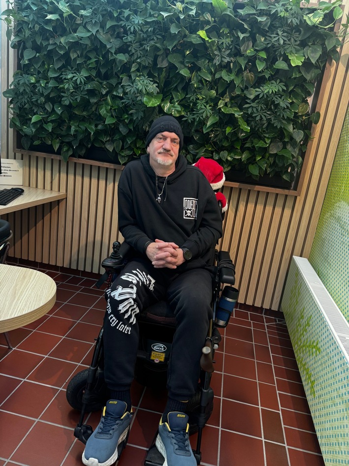 Rollstuhlfahrer verlässt Reha nach 22 Wochen auf eigenen Beinen