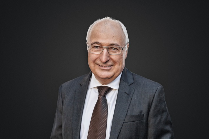 Walter Kälin übernimmt die Geschäftsleitung der Stiftung CareLink / CareLink-Mitgründer Franz Bucher geht in Pension