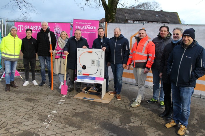 Telekom und Netze BW Sparte Dienstleistungen kooperieren beim Glasfaserausbau in Teningen-Köndringen