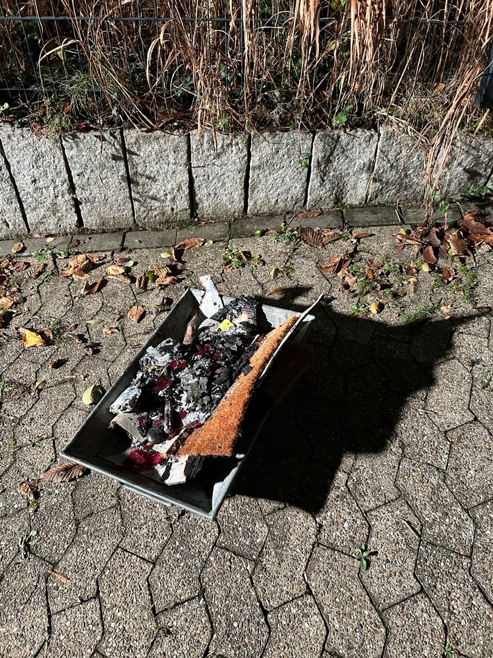 FW Ratingen: Wohnungsbrand in Souterrain Wohnung in Breitscheid