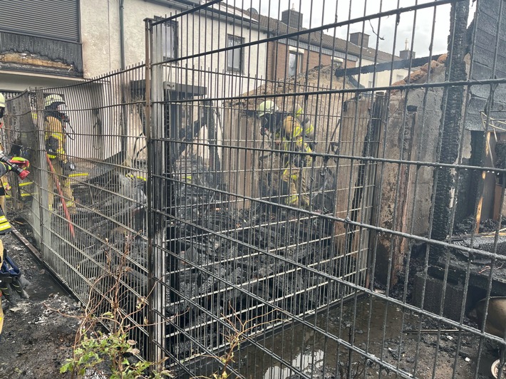 POL-AC: Brand in Alsdorf: Gartenarbeiten geraten außer Kontrolle