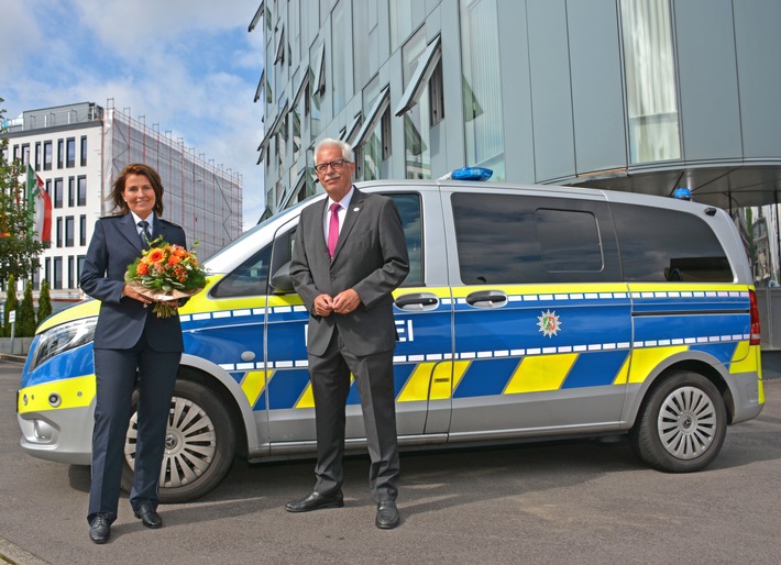 POL-ME: Die Kreispolizeibehörde Mettmann hat eine neue Abteilungsleiterin: Leitende Polizeidirektorin Ursula Holz offiziell vorgestellt - Kreis Mettmann - 2007097