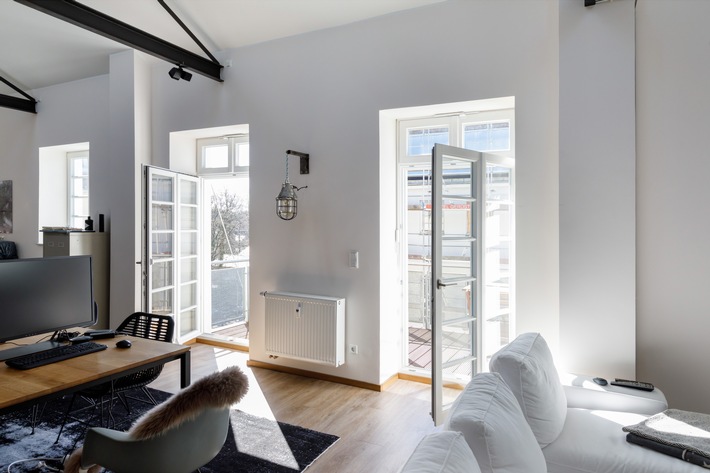 Bild zum Beitrag: Neue Fenster - aber beim Lüften ändert sich nichts? / Was Bewohner nach dem Fensteraustausch unbedingt beachten sollten 