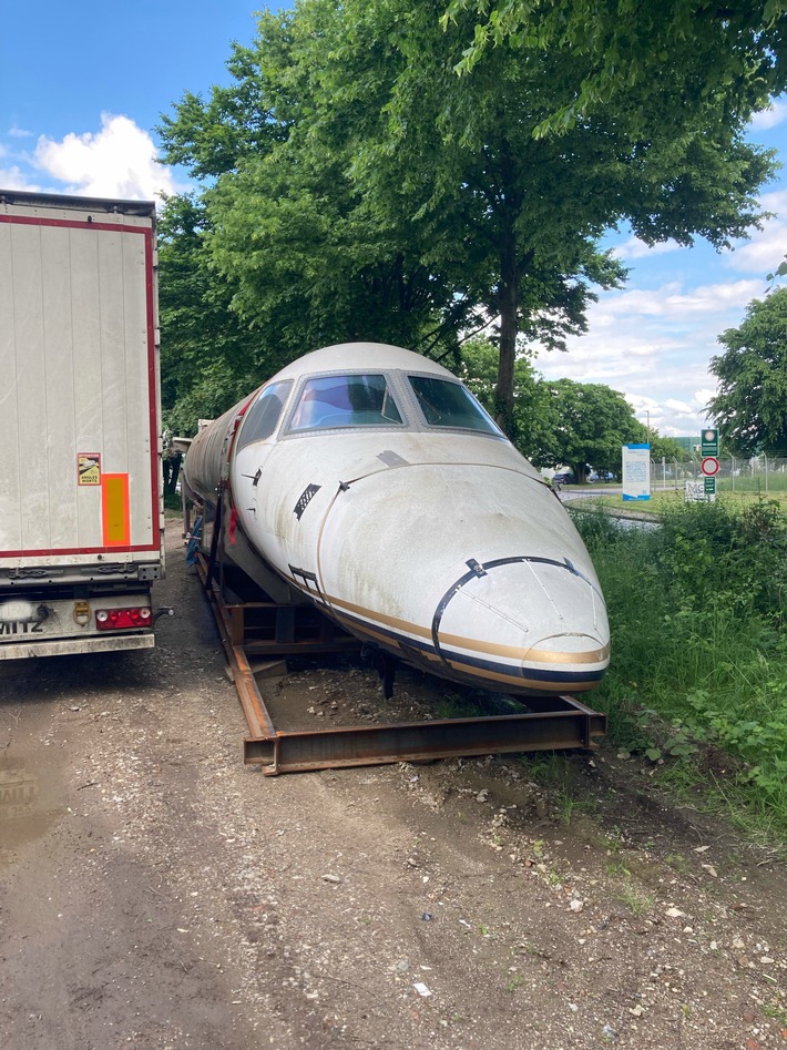 POL-MG: Diebstahl am Mönchengladbacher Flughafen