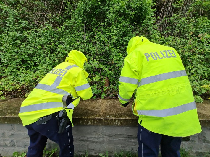 POL-MK: Reh aus Dornen befreit - Vorsicht Wildwechsel!