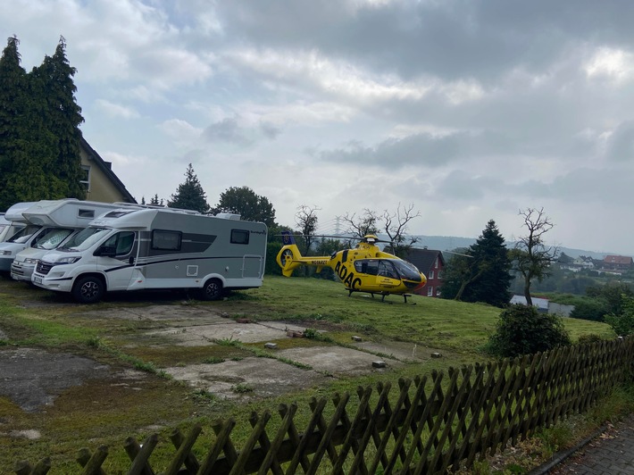 FW-EN: Person sollte unter Garage eingeklemmt sein - Mehrere Einsätze heute für die Freiw. Feuerwehr Herdecke