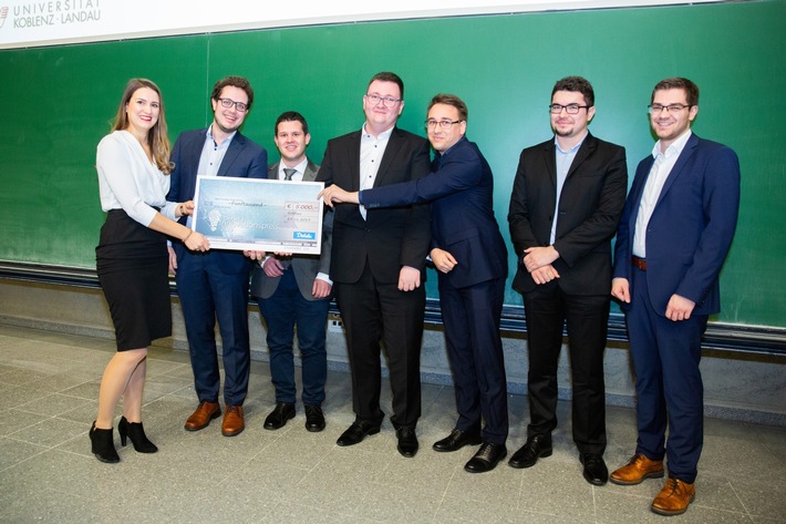 Presse-Information: Debeka verleiht Innovationspreis an zwei Projektteams der Universität