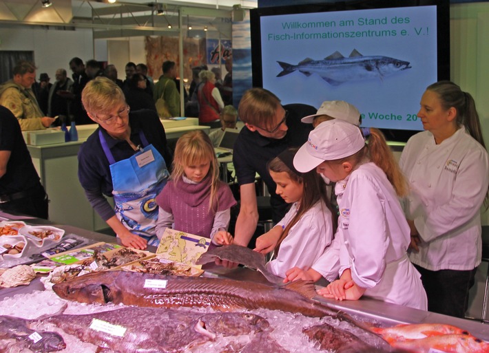 Grüne Woche 2017: Kulinarische Reise durch die Weltmeere / Das Fisch-Informationszentrum e. V. aus Hamburg präsentiert Fisch und Meeresfrüchte aus Neptuns Reich