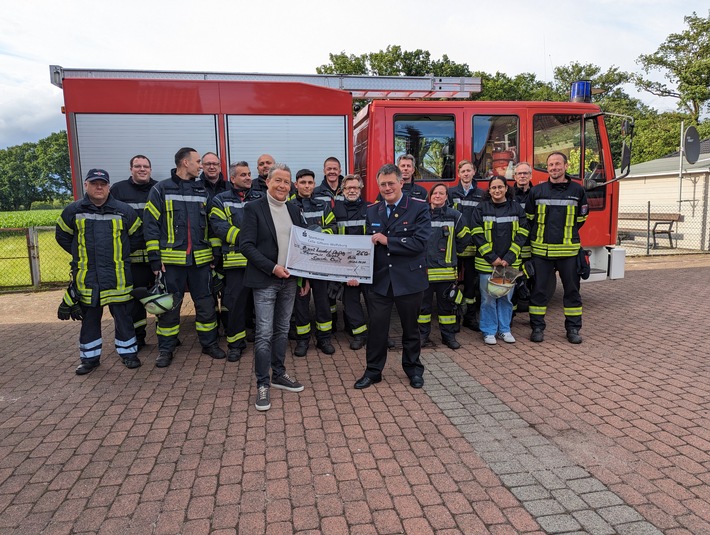 FW Celle: Reisebüro Jens Meyer unterstützt Herzensprojekt der Ortsfeuerwehr Bostel