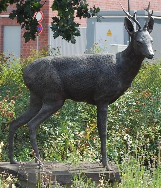 POL-ME: Polizei ermittelt: Rehbock-Skulptur von Kreisverkehr entwendet - Ratingen - 2005095