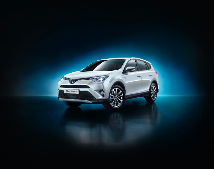 Toyota svela il nuovo RAV4 4x4 Hybrid