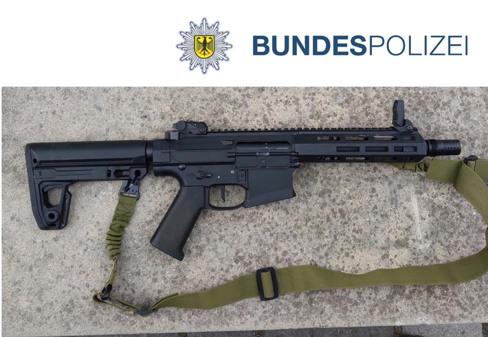 BPOLI LUD: Mit Softairwaffe in die Grenzkontrolle - Bundespolizei stellt Waffe sicher