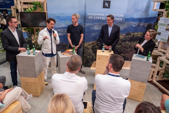 Teamwork für die Rettung des Kaffees / Nespresso und Partner diskutierten auf dem GREENTECH FESTIVAL 2023 über die Zukunft des Kaffeeanbaus