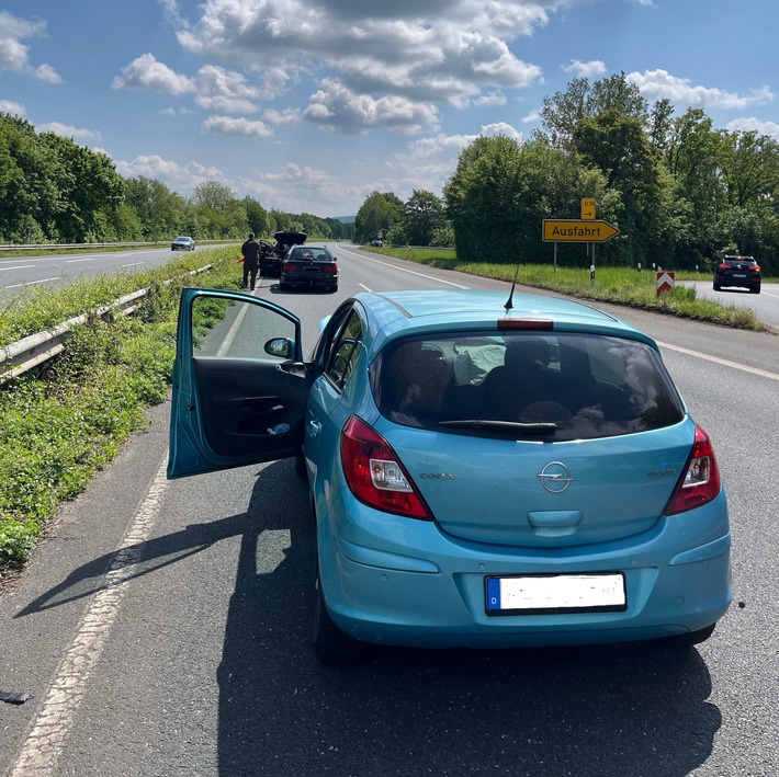 POL-MI: Falschfahrer verursacht Unfall mit schwer verletzter Person - Polizei sucht Zeugen