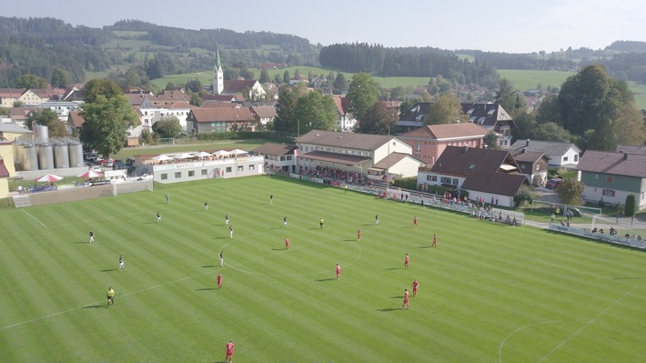 Die Fußball-EM und das Allgäu: EM-Song von Mark Forster mit Allgäuern. Weiler-Simmernberg beherbergt die Ungarn.