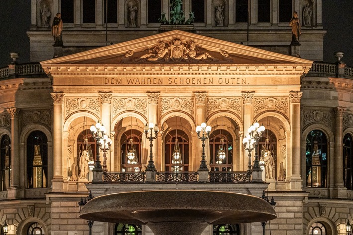 Mit Klassikgenuss in die Adventszeit: ADAC Weihnachtskonzert in der Alten Oper Frankfurt