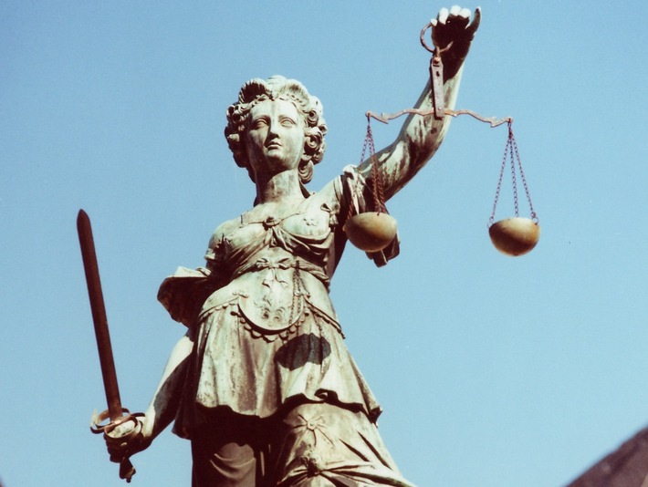 HZA-KA: Zoll deckt illegale Beschäftigung im Versandhandel auf / Strafbefehl gegen Unternehmer erlassen