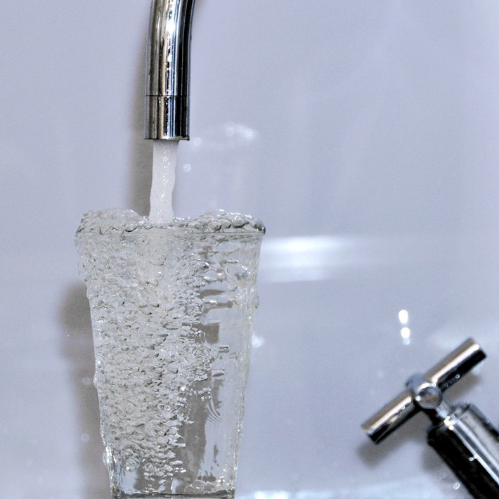 Sicheres Leitungswasser im Sommer: So bleibt Ihr Trinkwasser auch bei einem längeren Urlaub einwandfrei